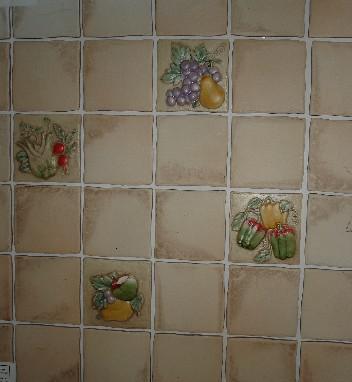 SMALL KITCHEN TILES