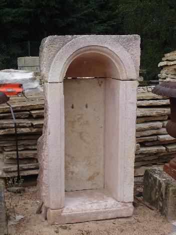 OLD ALCOVE IN FRENCH LIMESTONE