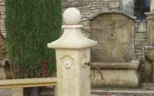 REPRODUCED AUTHENTIC WATER SOURCE IN FRENCH LIMESTONE 